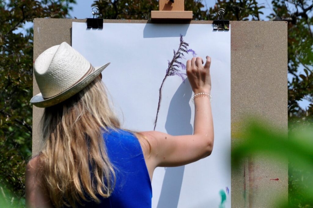 natekenen van salvia tijdens vakantie botanisch tekenen in Frankrijk
