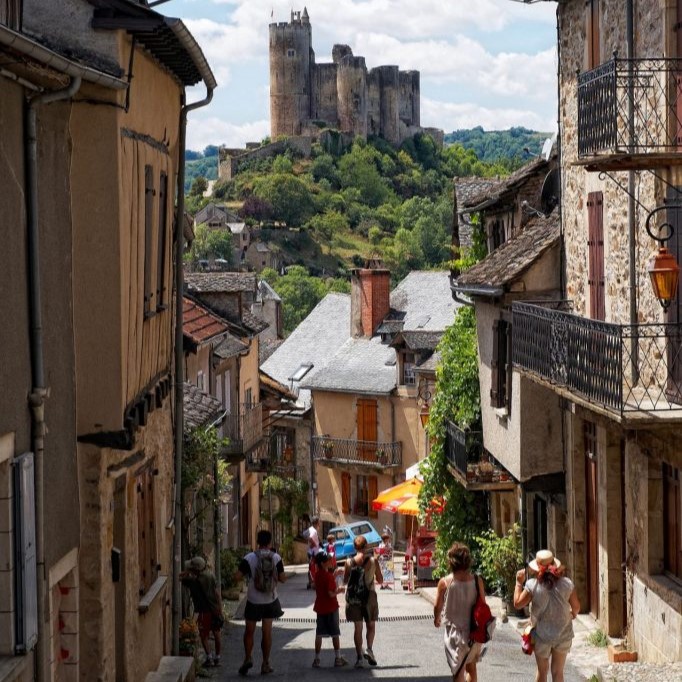 plus beau village de france najac najac dorp waar la Forêt Souriante staat