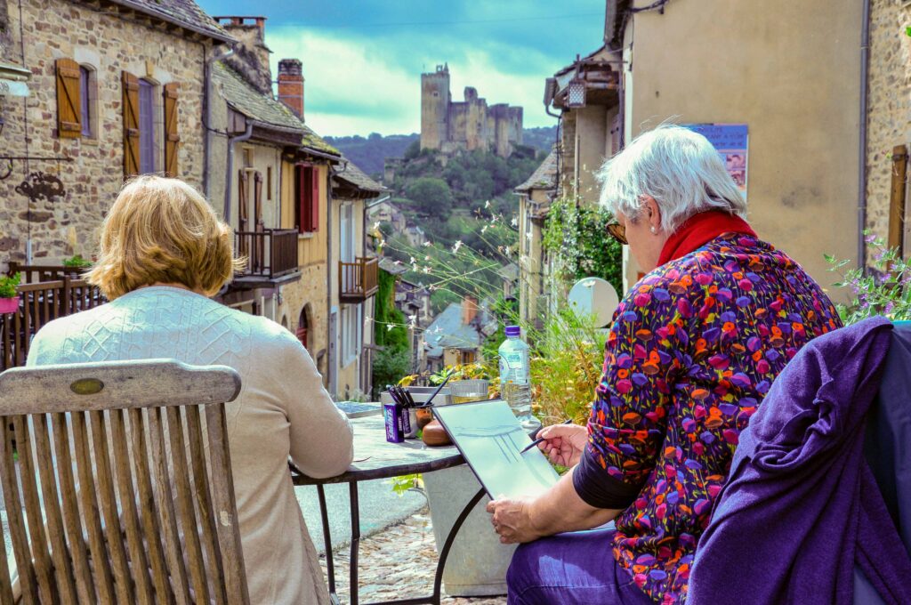 Urban sketching in Najac tijdens creatieve vakantie
